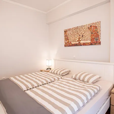 Apartment Hermes Apartments, 2 Bedrooms, Great Facilities! *