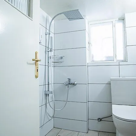 Apartment Hermes Apartments, 2 Bedrooms, Great Facilities! *